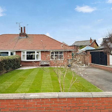 Commonside Cottage Lytham St Annes Bagian luar foto